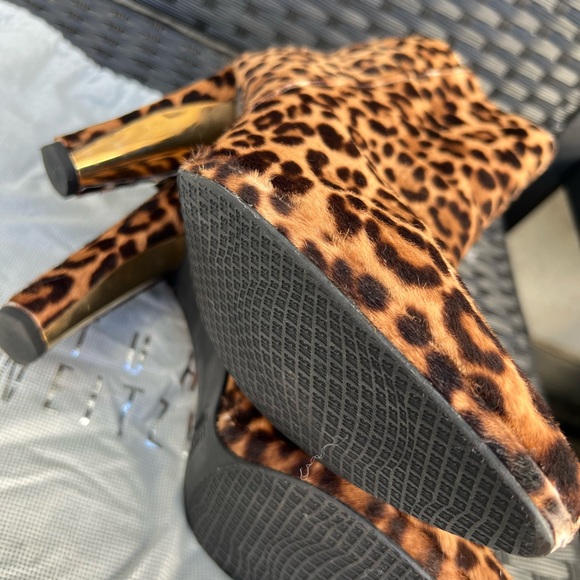 STUART WEITSMAN BOOTIES SIZE 8 1/2 - Picture 9 of 14